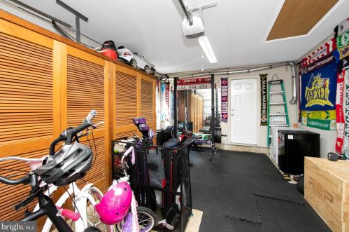 299 Maple Ave, Haddonfield NJ 08033-1436 exterior