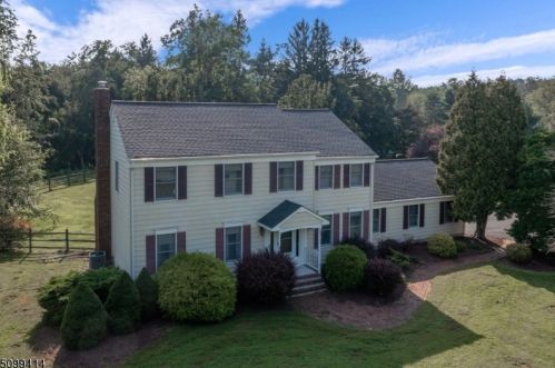 1 Grandview Cir, Flemington, NJ 08822-5549