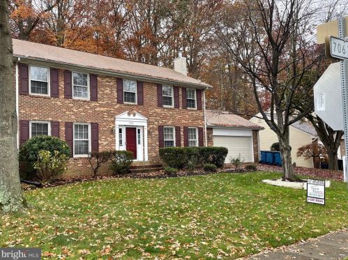 8401 Gambrill Ln, Springfield VA  22153-2207 exterior