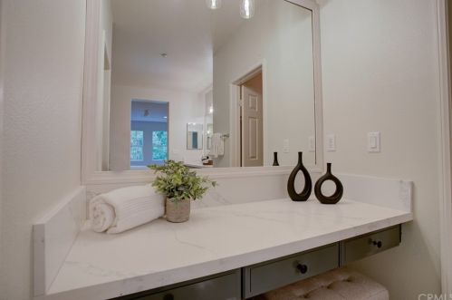 324 Quail Rdg, Irvine CA  92603-4240 exterior