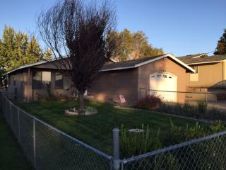 818 10th St, Cayuse OR  97801-3246 exterior