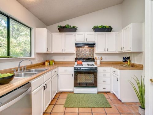 910 Calico Dr, Austin TX  78748-6492 exterior