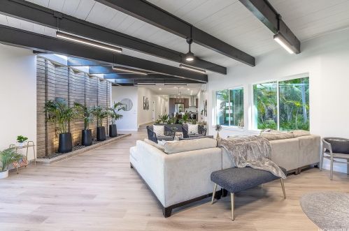 5435 Halapepe St, Honolulu HI  96821-1719 exterior