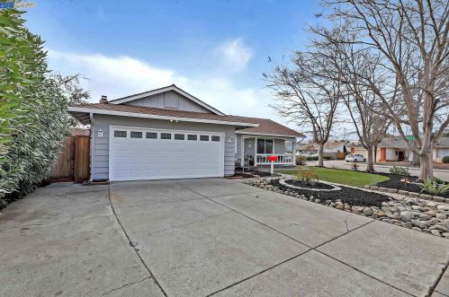 982 Kern Ct, Livermore, CA 94551-1614