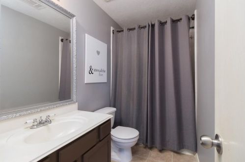 12094 Ln Salle Oaks, Conroe TX  77304-4002 exterior