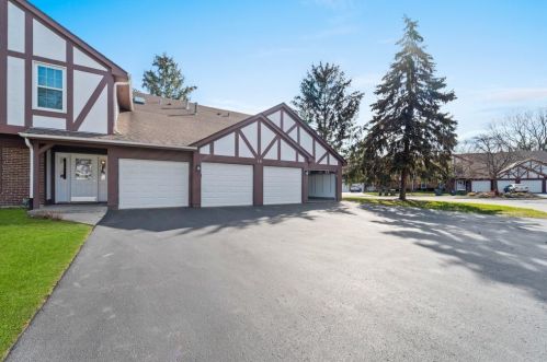 15 Fern Ct, Palatine, IL 60067-7197
