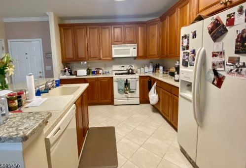 92 Ridgeview Ln, Mount Arlington, NJ 07856-2320