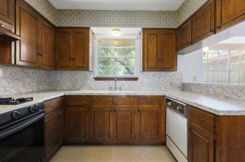 4609 Arapahoe Trl, Austin TX  78745-1510 exterior