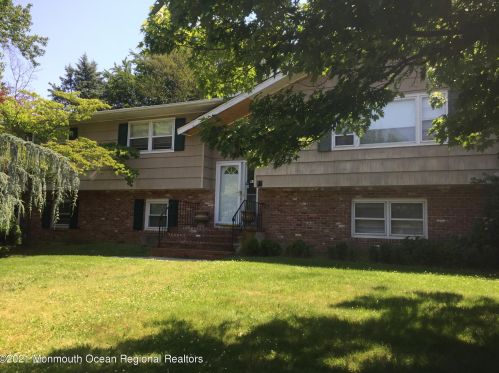 65 Dwight Dr, Tinton Falls NJ  07712-3624 exterior