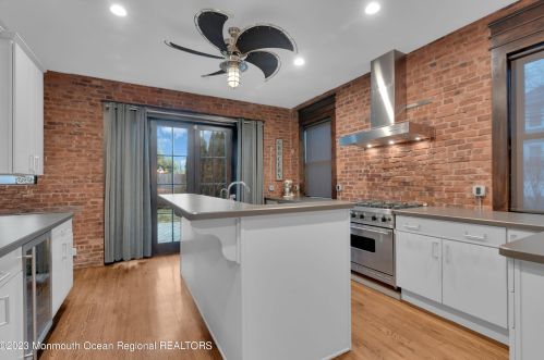 1034 2nd Ave, Tinton Falls NJ  07712-5834 exterior