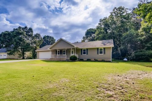 500 Southmoor Cir, Stockbridge, GA 30281-4974