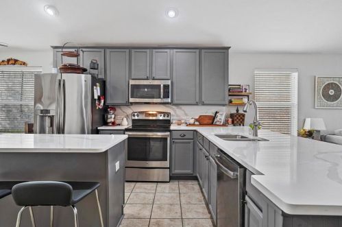 10716 Ambling Trl, Fort Worth, TX 76108-6943