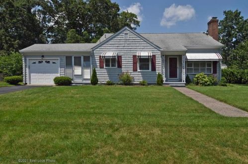 5 Beverly Dr, Lincoln, RI 02865-2306