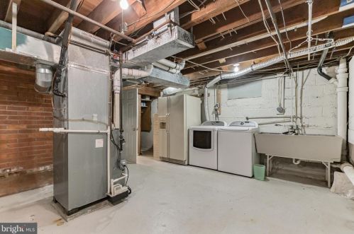 302 Crestwood Ave, Haddonfield NJ 08033-2917 exterior