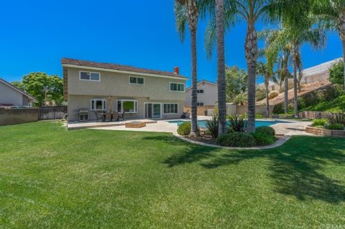 8198 Woodsboro Ave, Anaheim CA  92807-2519 exterior