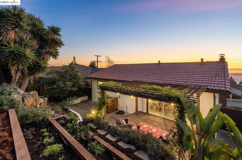 16592 Rolando, San Leandro CA 94578-1230 exterior