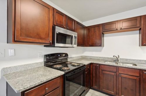 2912 Horse Shoe Dr, Atlanta GA  30316-4408 exterior