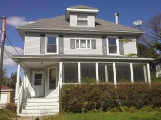 705 Buell Ave, Joliet IL  60435-6905 exterior