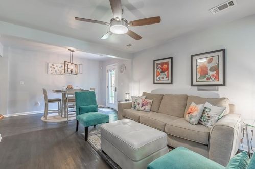 136 Burbank Dr, Atlanta GA  30314-2521 exterior