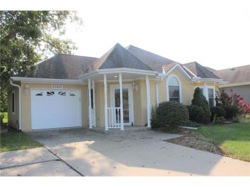 22601 Vincent St, Peculiar, MO 64078-9310