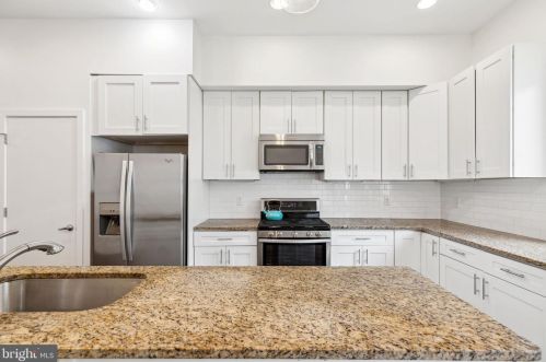 1324 Howard St, Philadelphia PA 19122-2445 exterior