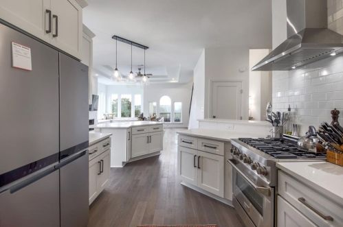 6615 Candle Ridge Cv, Austin TX  78731-2850 exterior