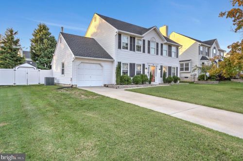 16 Mulberry St, Erial, NJ 08081-1622