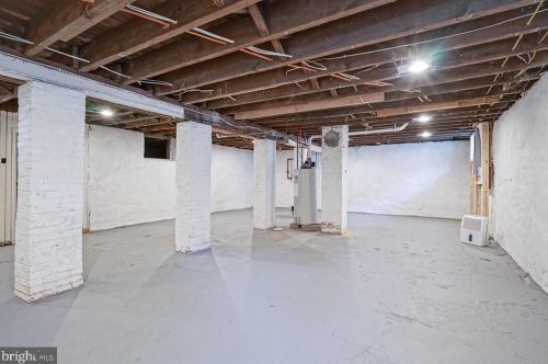 114 Ctr St, Camden NJ  08109-2201 exterior