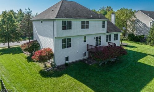 10 Providence Dr, Flemington, NJ 08822-3447