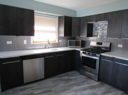 12905 Commercial Ave, Chicago, IL 60633-1208