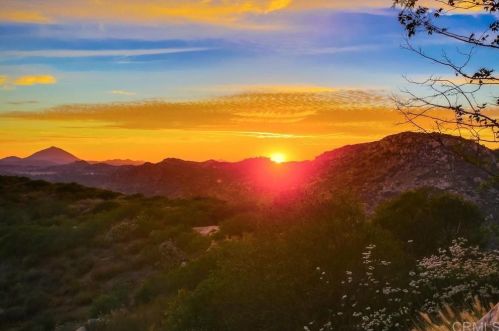 23401 Calistoga Pl, Ramona, CA 92065-4309