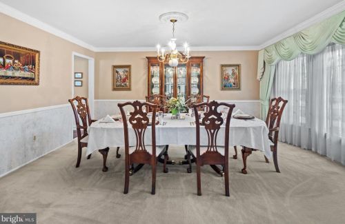 16 Ronit Dr, Trenton NJ 08628-2225 exterior