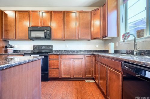 26840 Roxbury Pl, Denver CO  80016-7527 exterior