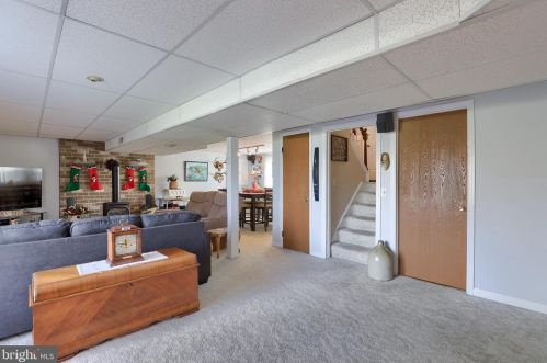 15 Rosewood Dr, Lancaster PA  17603-9329 exterior