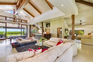 376 Dune Cir, Kailua, HI 96734-2139