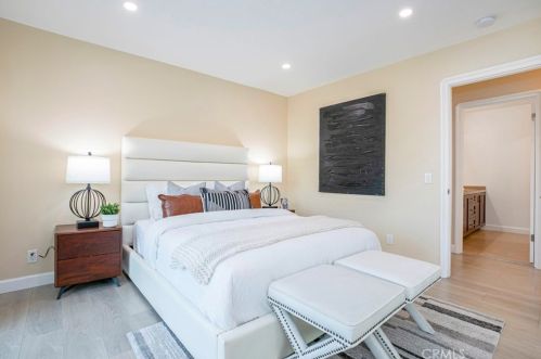 815 Moorside Dr, Glendale CA  91207-1135 exterior
