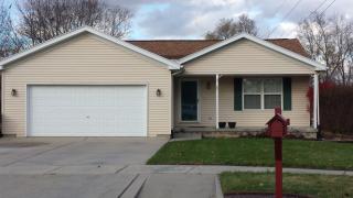 1 Nicole Ct, Bloomington, IL 61701-1575