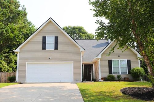204 Mystic Holw, Holly Springs, GA 30114-5807