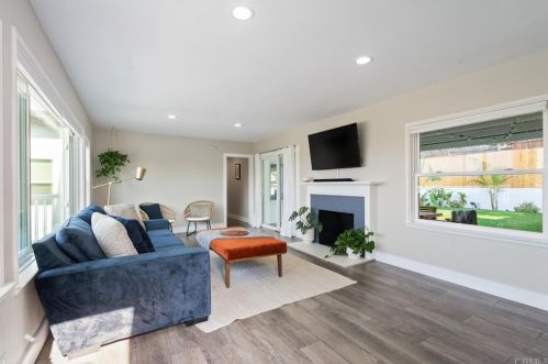 835 Phillips St, Vista CA  92083-7108 exterior