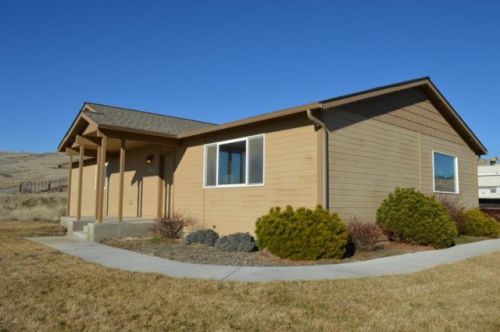 150 Solar Ln, Yakima, WA 98901-9207
