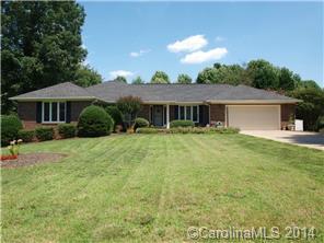 1315 33rd Avenue Dr, Hickory, NC 28601-9217