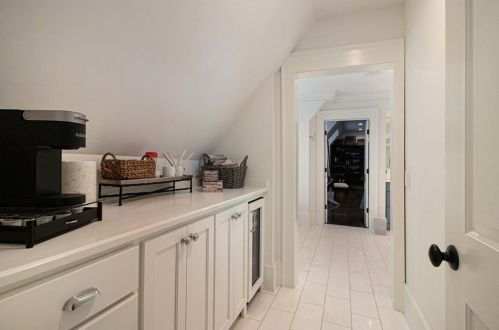 271 Hillside Dr, Atlanta GA  30342-3623 exterior