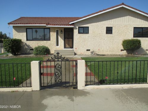 803 Manda Ct, Santa Maria, CA 93455-3004