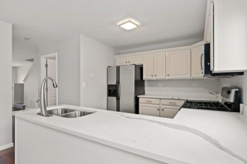 902 Galway Ln, Pingree Grove IL  60140-9174 exterior