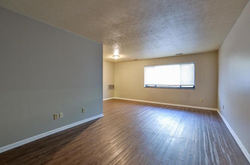 6784 Harrison Ave, Cincinnati, OH 45247-4211