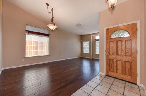 8749 Agave Way, Elk Grove, CA 95624-3889