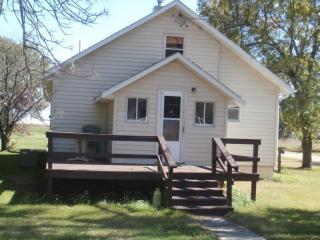 102 Bacon St, Artesian SD  57314-2237 exterior