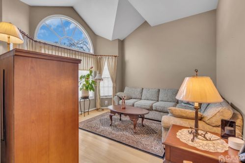 40 Lavender Dr, Princeton NJ  08540-9448 exterior