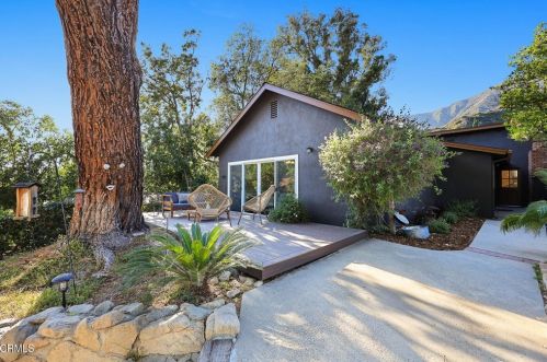 2512 Rockdell St, Glendale CA 91214-2221 exterior