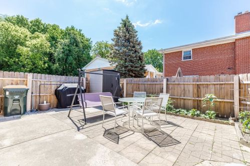 7803 Nordica Ave, Niles IL  60714-3313 exterior